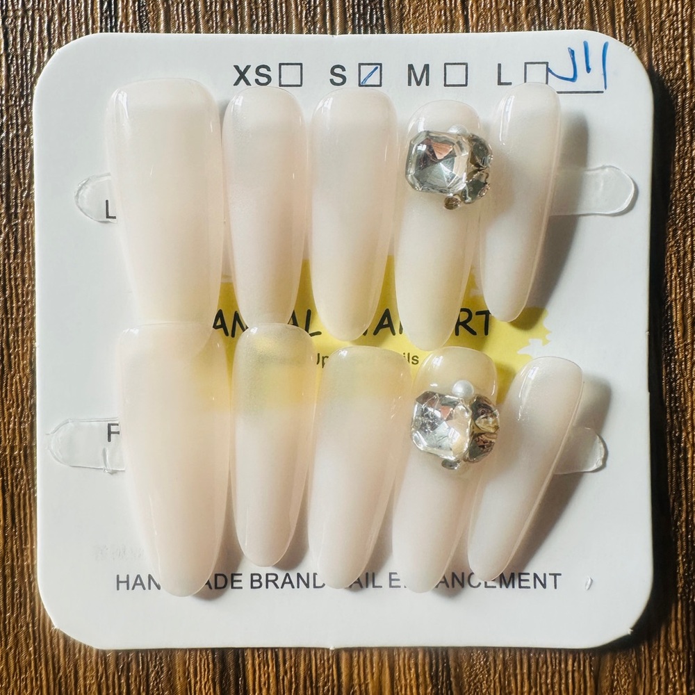 Elegant White Press-On Nails with Rhinestones